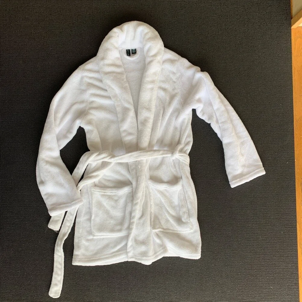 NWOT Super Soft White Robe - Picture 1 of 3